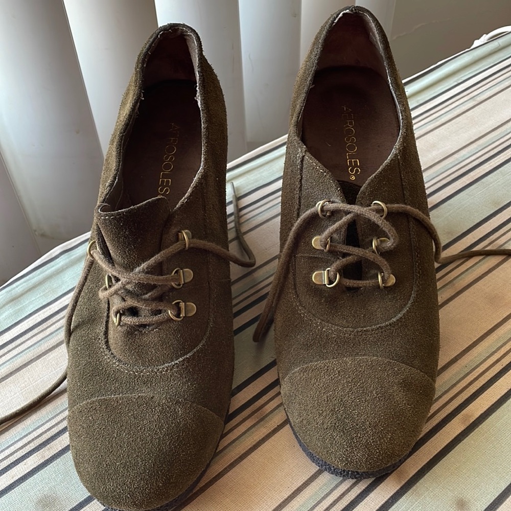 Platform shoes size 9.5